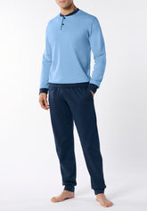 Long Serafino Pyjamas in Warm Interlock Cotton - Light Blue and Blue - Azzurro/blu 857 | Cagi
