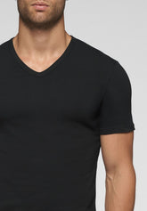 T-Shirt con Scollo a V in Cotone Elasticizzato In Action - Nero - Nero | Cagi